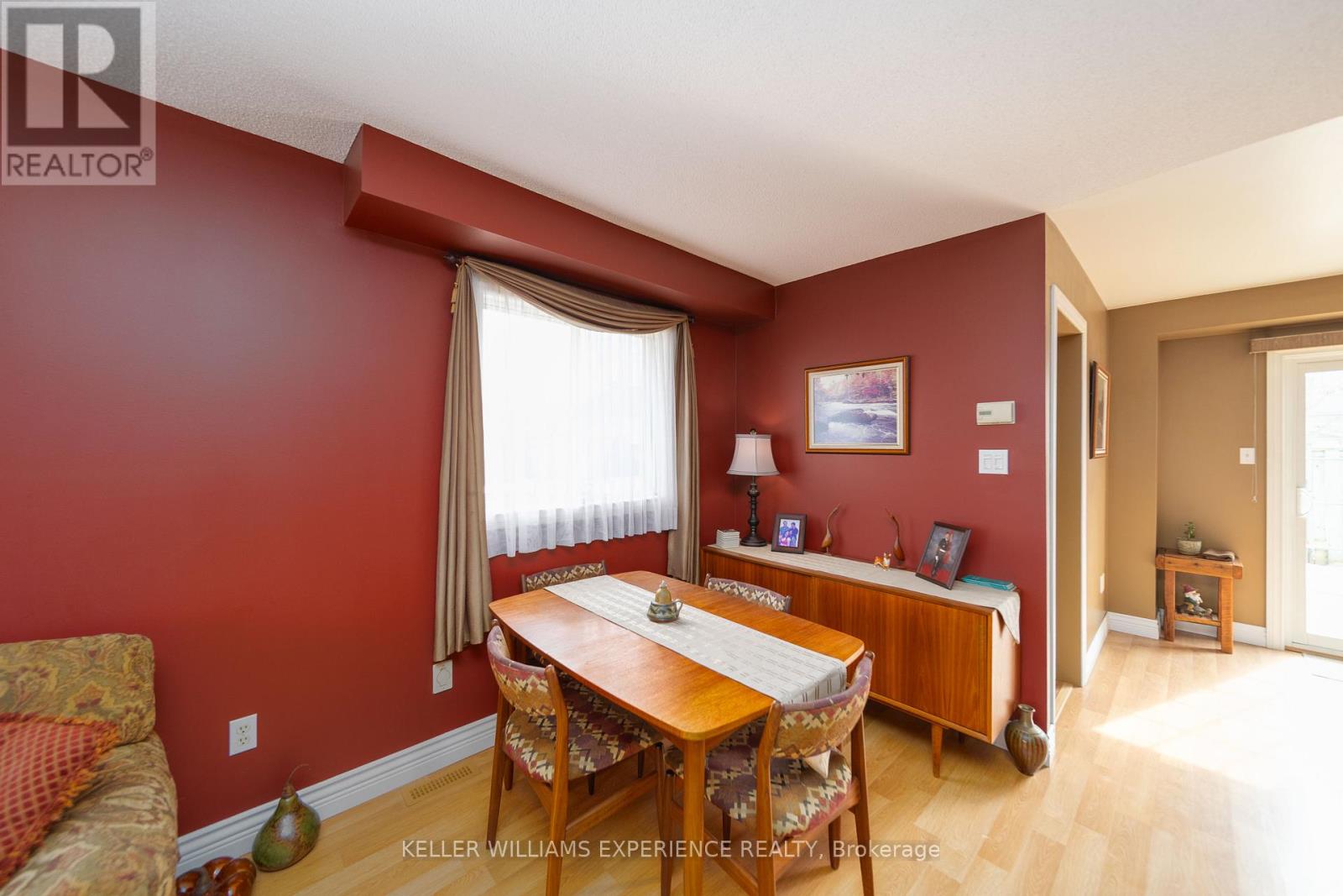 48 Basswood Drive, Barrie (Holly), Ontario  L4N 9P2 - Photo 6 - S12926348