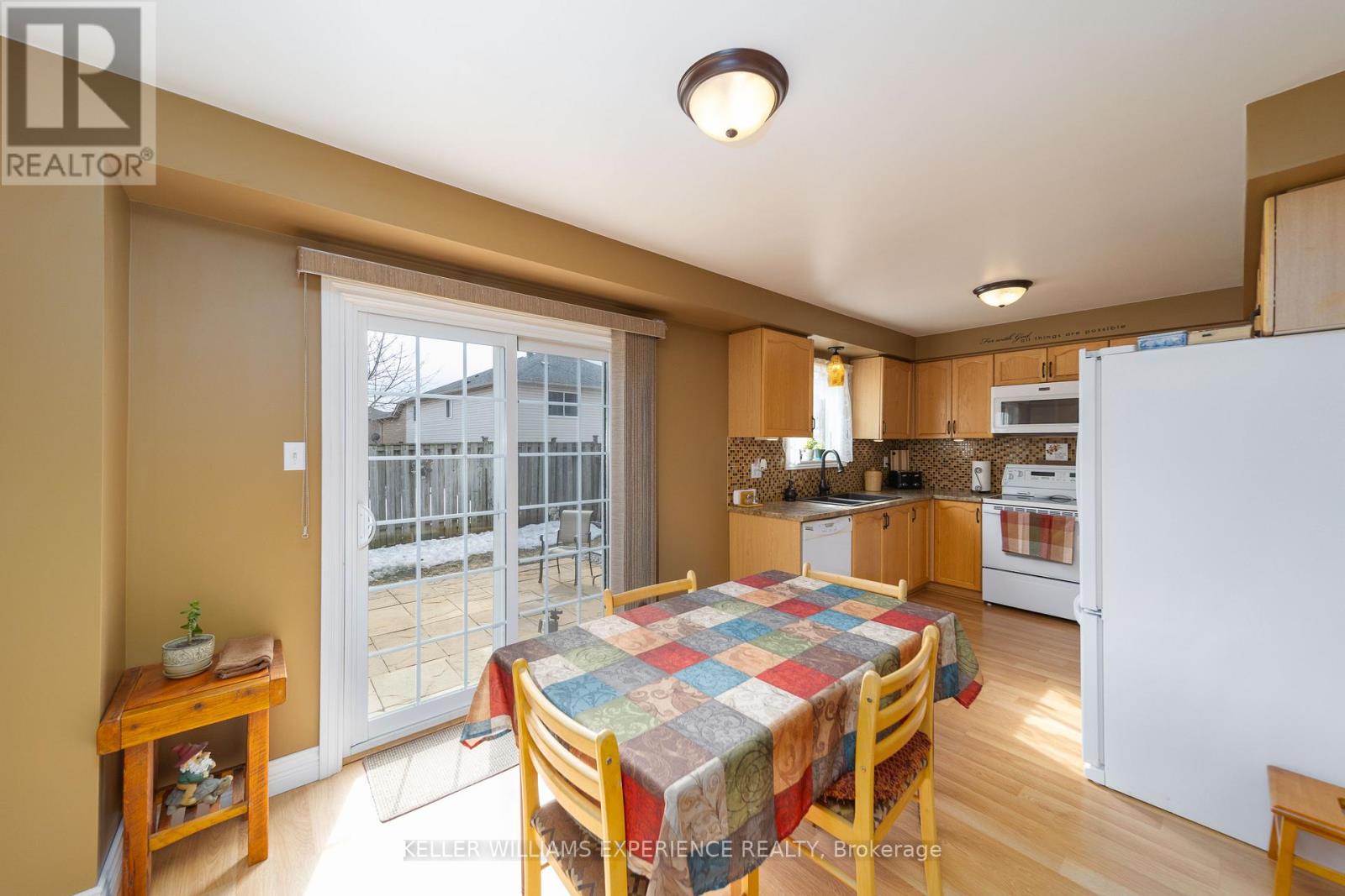 48 Basswood Drive, Barrie (Holly), Ontario  L4N 9P2 - Photo 9 - S12926348