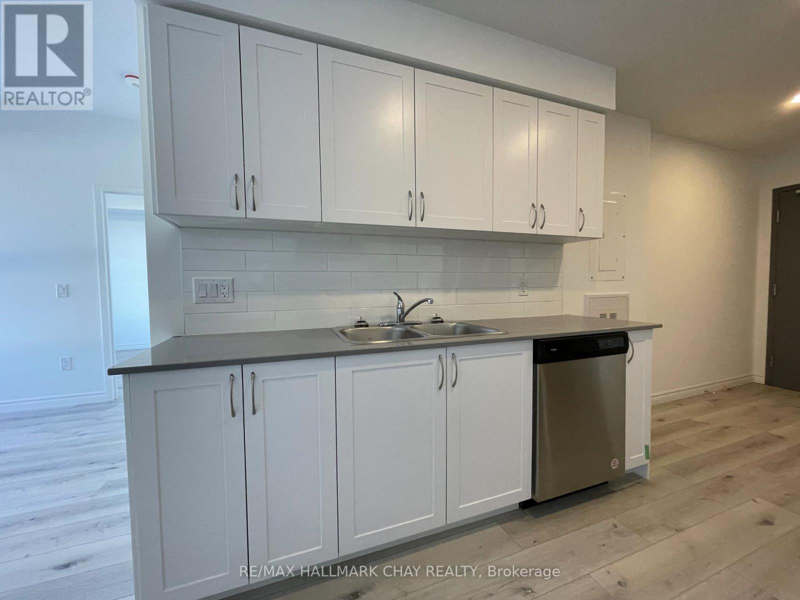 709 - 30 Hanmer Street W, Barrie (West Bayfield), Ontario  L4N 0J8 - Photo 12 - S12926356