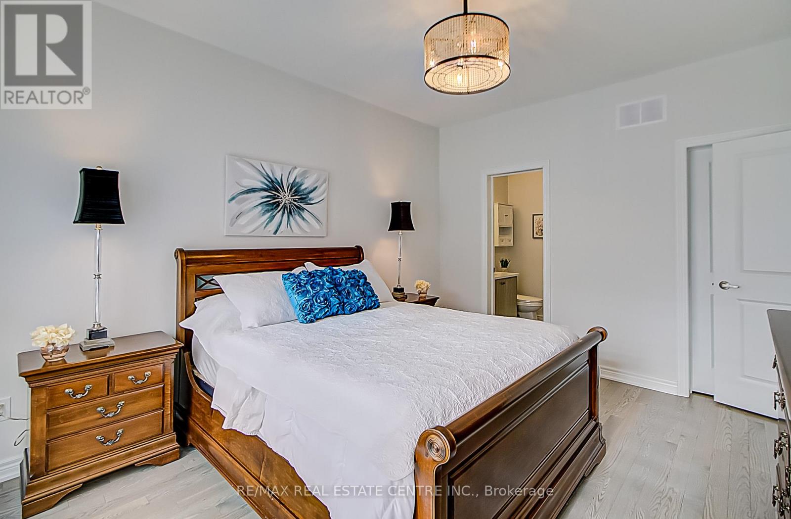 4 Clermiston Crescent, Brampton (Sandringham-Wellington), Ontario  L6R 3W9 - Photo 17 - W12926254