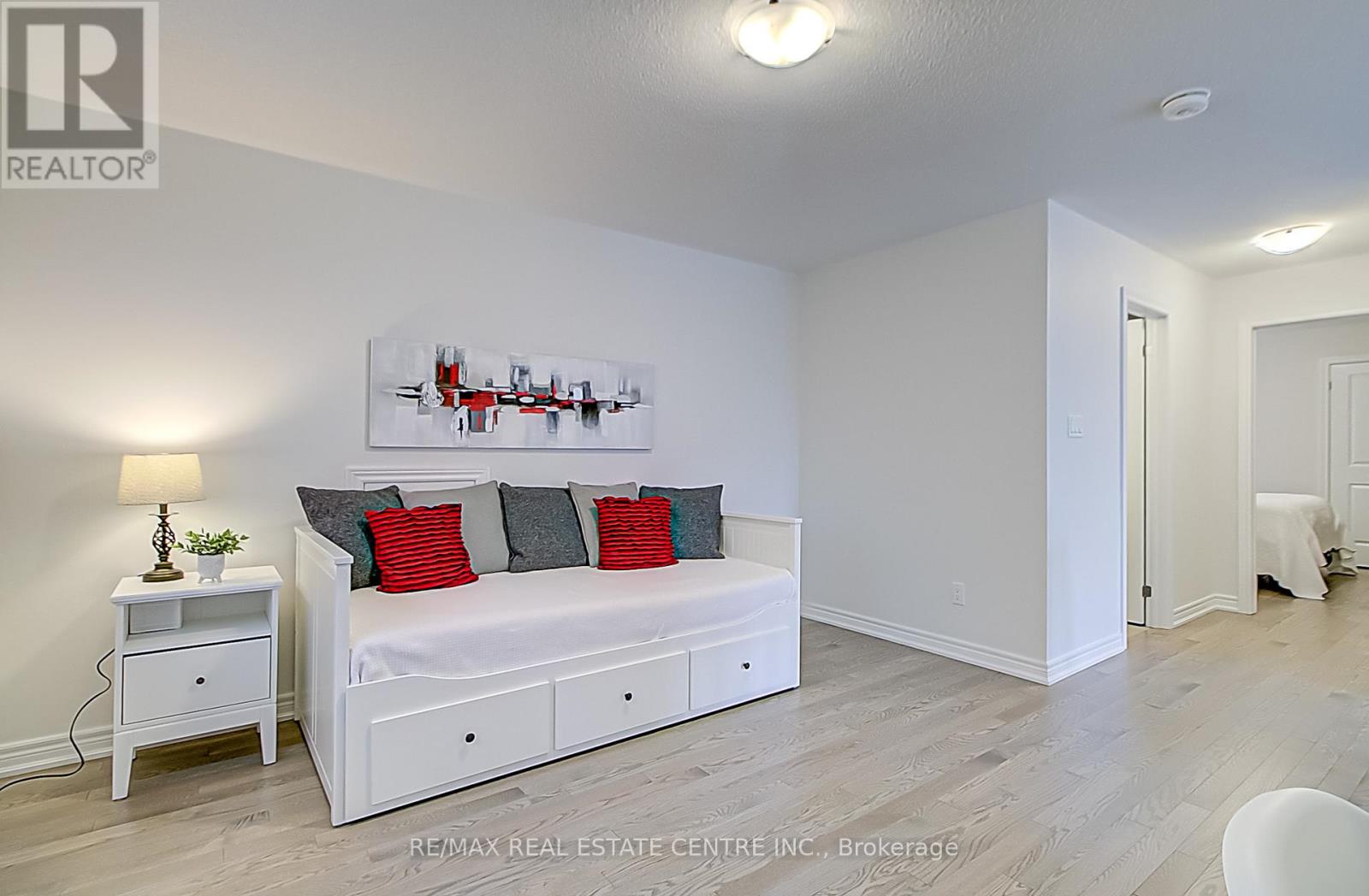 4 Clermiston Crescent, Brampton (Sandringham-Wellington), Ontario  L6R 3W9 - Photo 31 - W12926254