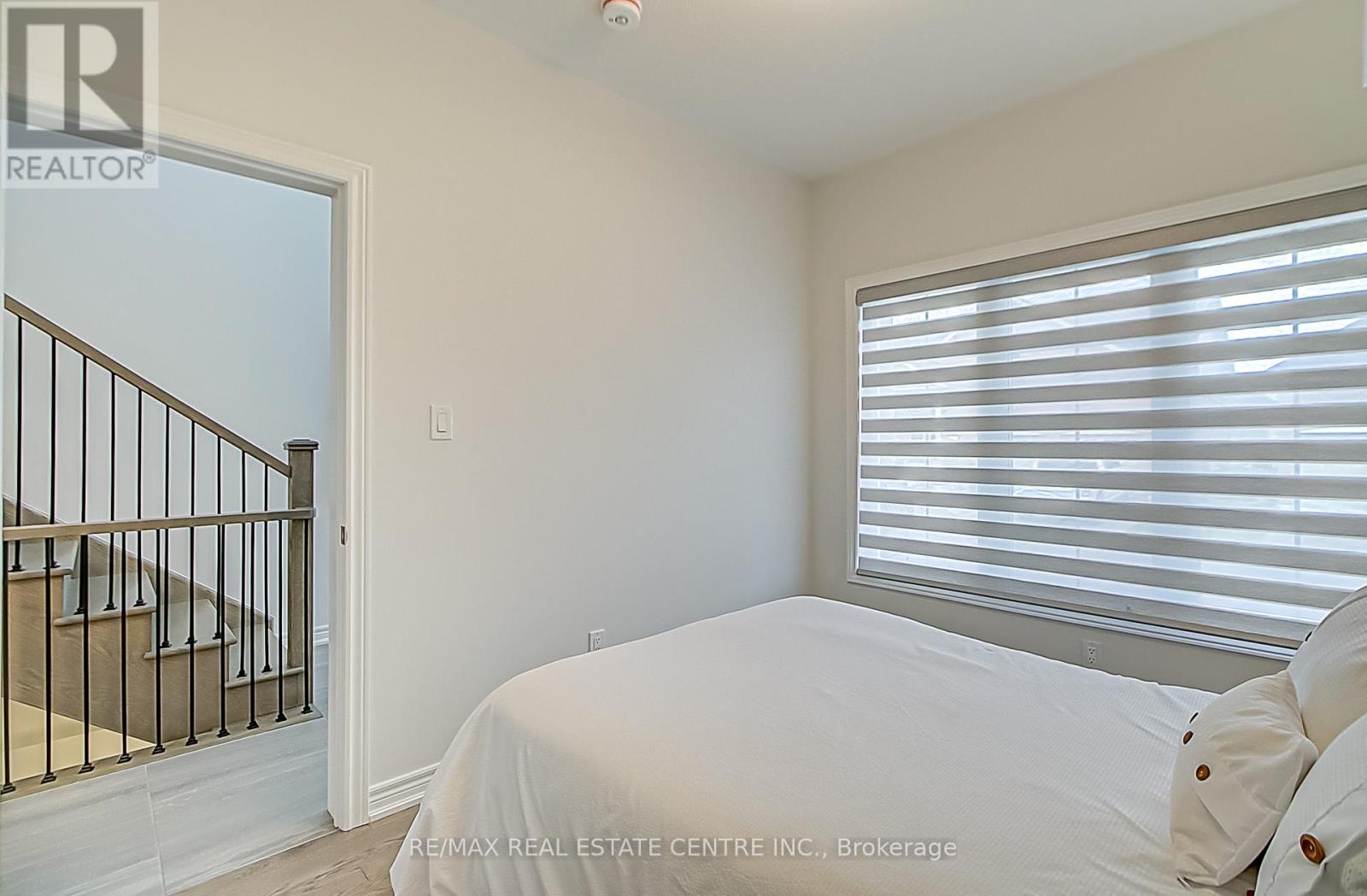 4 Clermiston Crescent, Brampton (Sandringham-Wellington), Ontario  L6R 3W9 - Photo 33 - W12926254