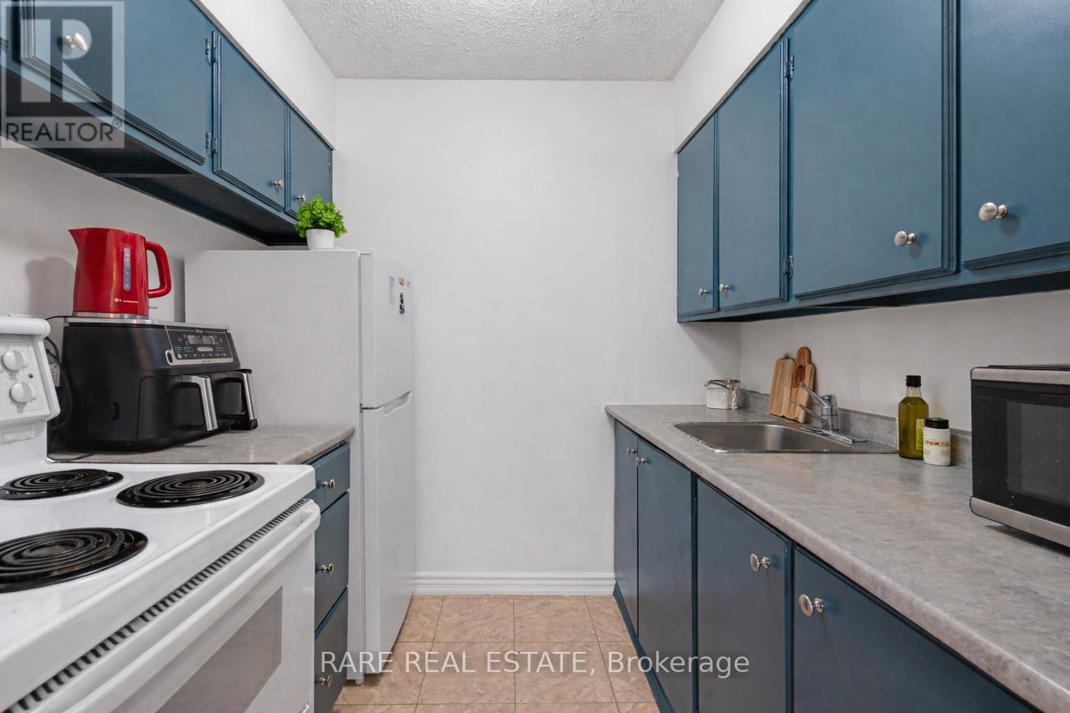 1210 - 50 Lotherton Pathway, Toronto (Yorkdale-Glen Park), Ontario  M6B 2G7 - Photo 2 - W12926256