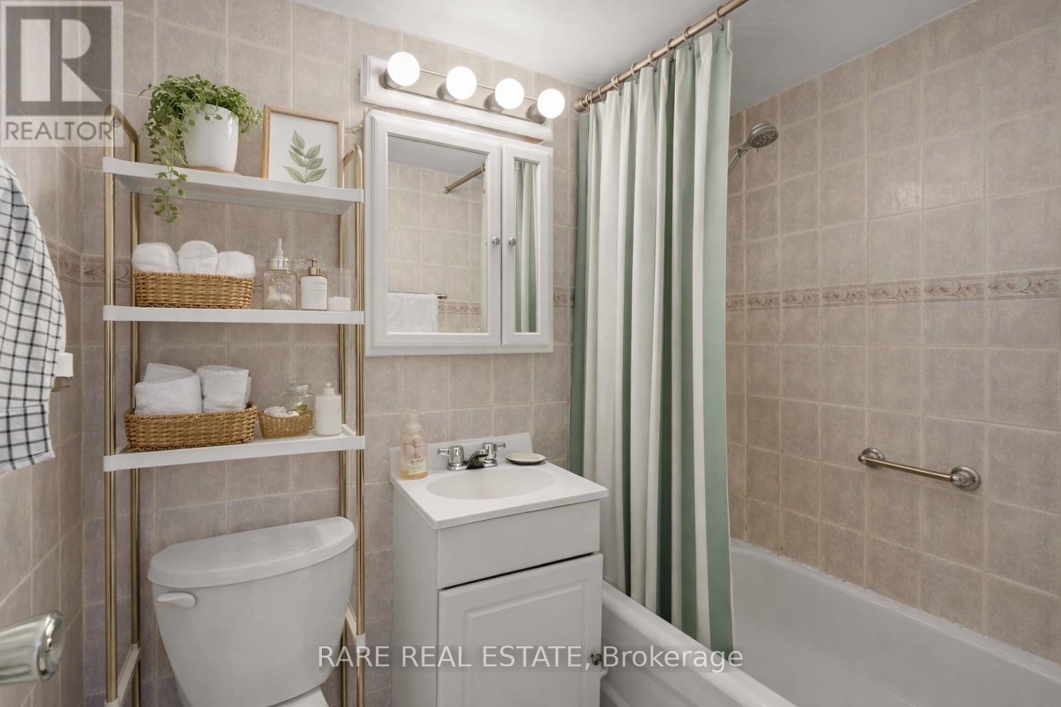 1210 - 50 Lotherton Pathway, Toronto (Yorkdale-Glen Park), Ontario  M6B 2G7 - Photo 3 - W12926256