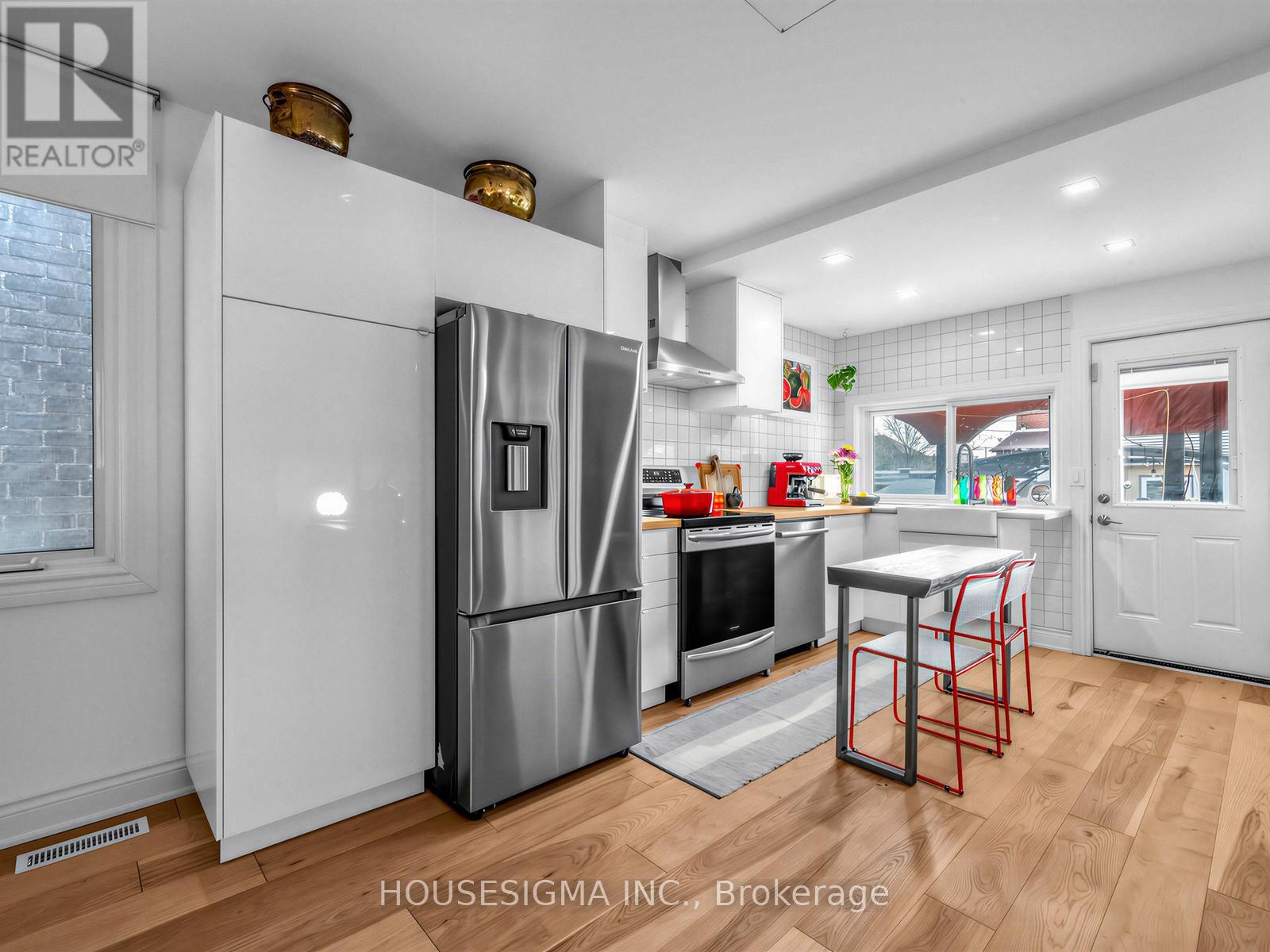 75 Henrietta Street, Toronto, Ontario  M6N 1S5 - Photo 10 - W12926284