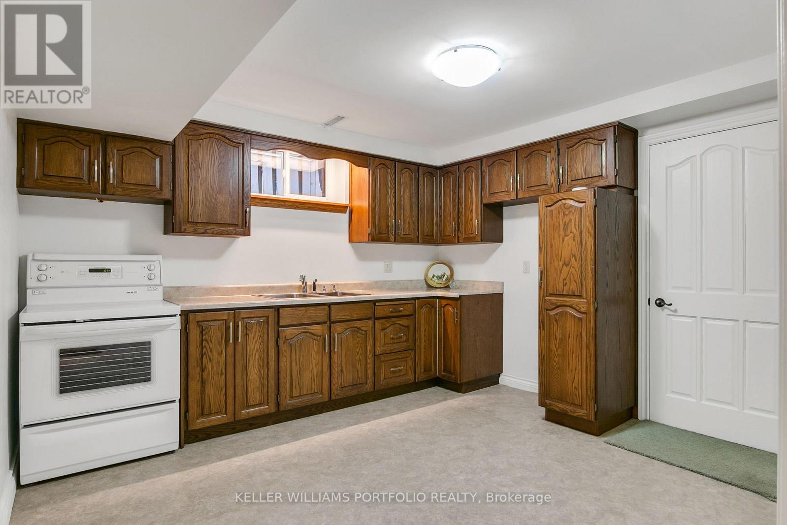 4 Neiltree Court, Toronto, Ontario  M9C 5C3 - Photo 35 - W12926294