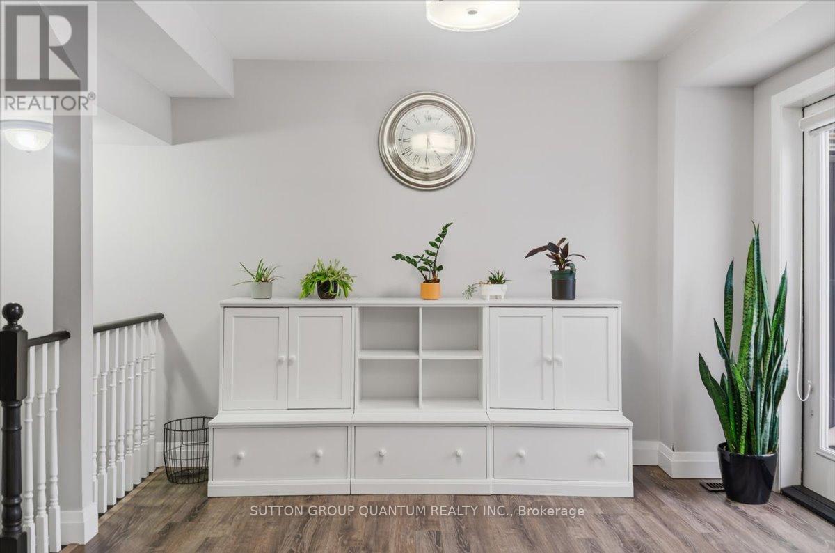 2 - 2375 Truscott Drive, Mississauga, Ontario  L5J 3R2 - Photo 6 - W12926360