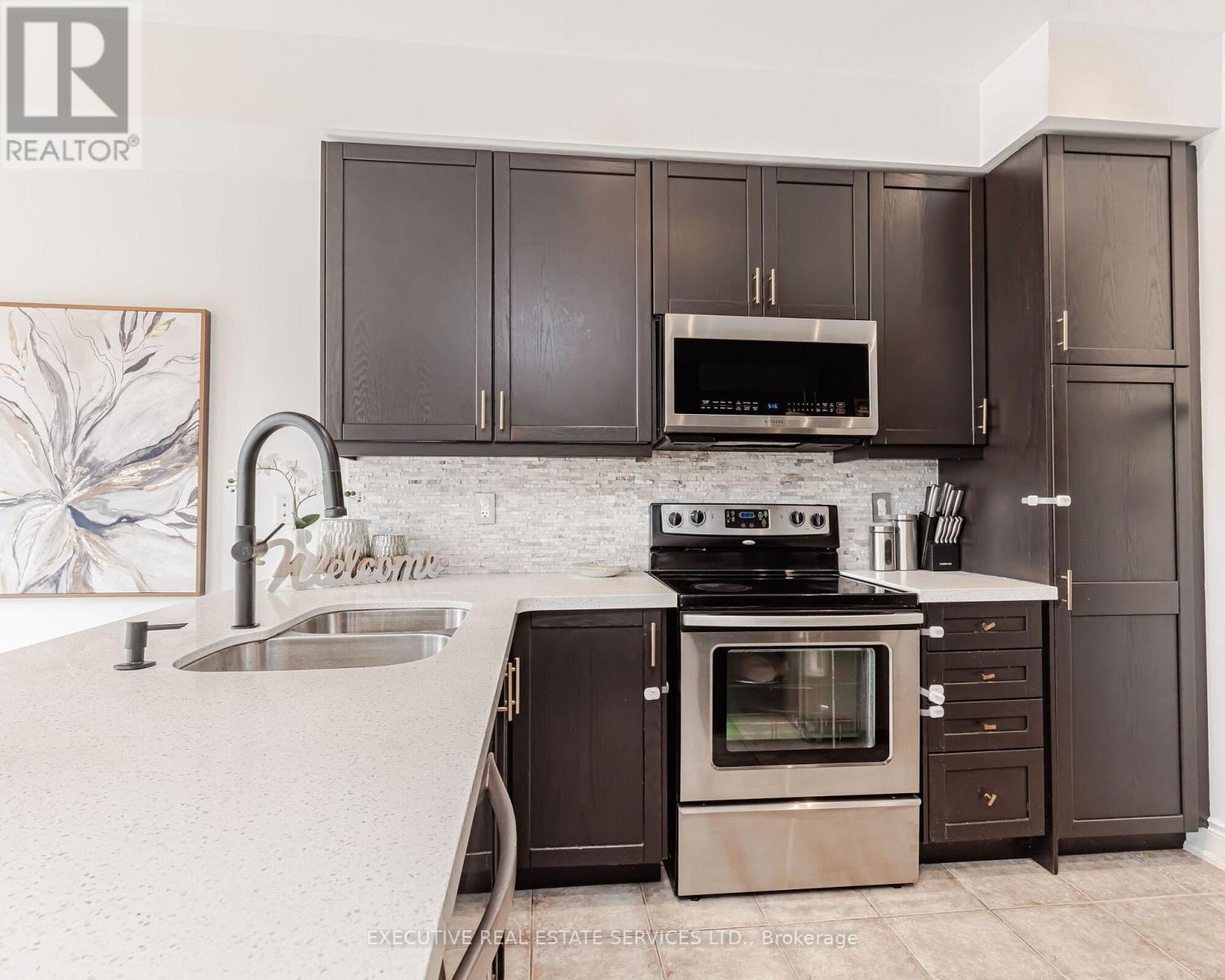 2 Nectarlane Avenue, Caledon, Ontario  L7C 3M8 - Photo 12 - W12926402