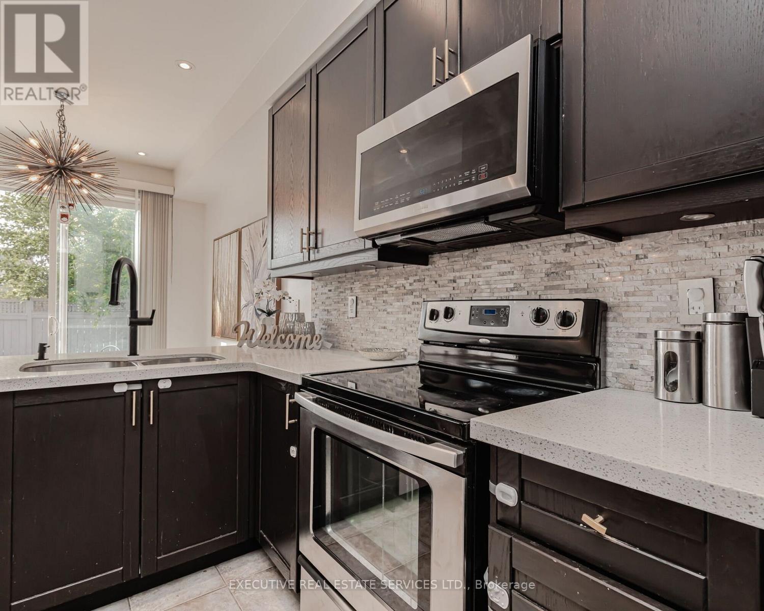 2 Nectarlane Avenue, Caledon, Ontario  L7C 3M8 - Photo 17 - W12926402