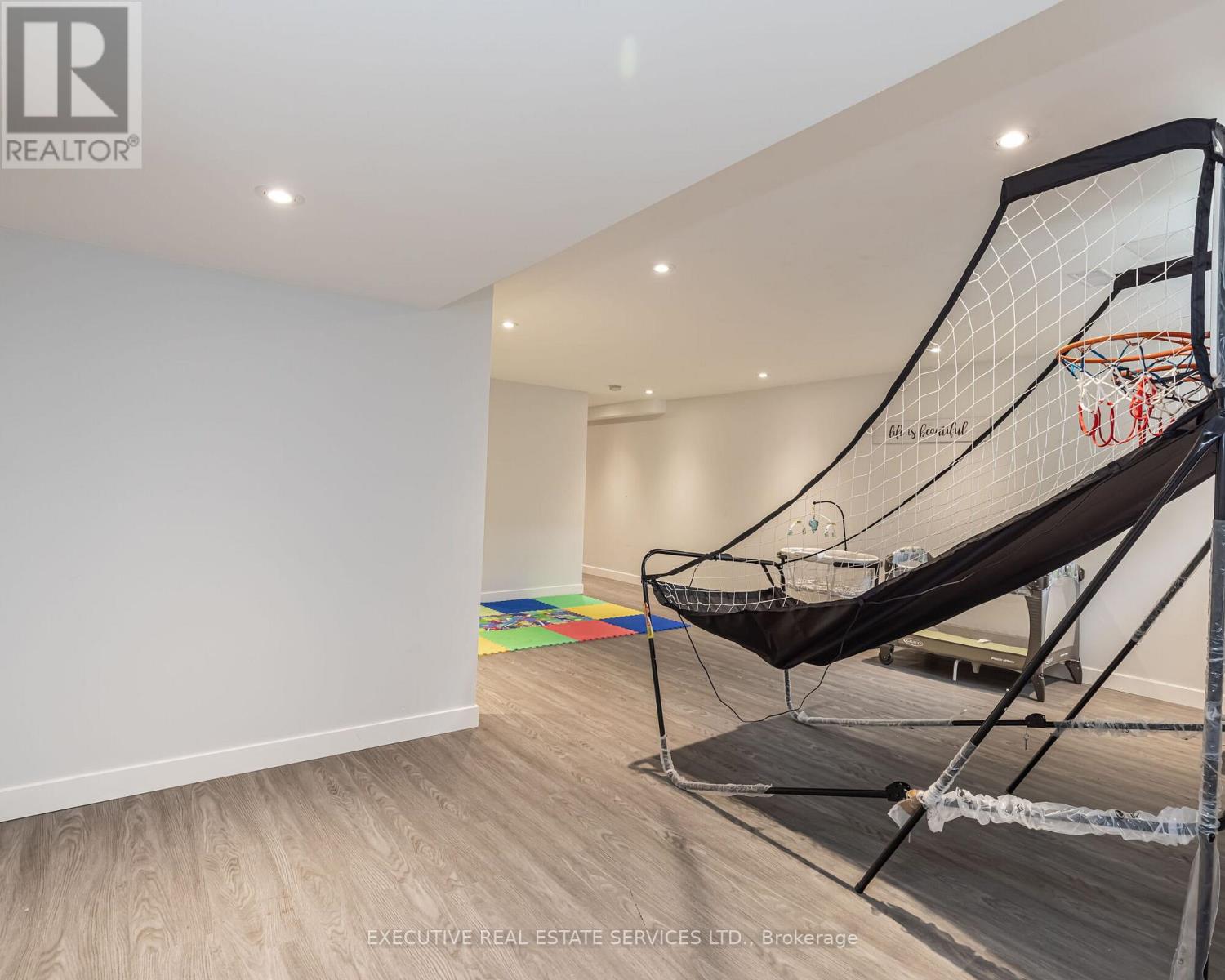 2 Nectarlane Avenue, Caledon, Ontario  L7C 3M8 - Photo 34 - W12926402