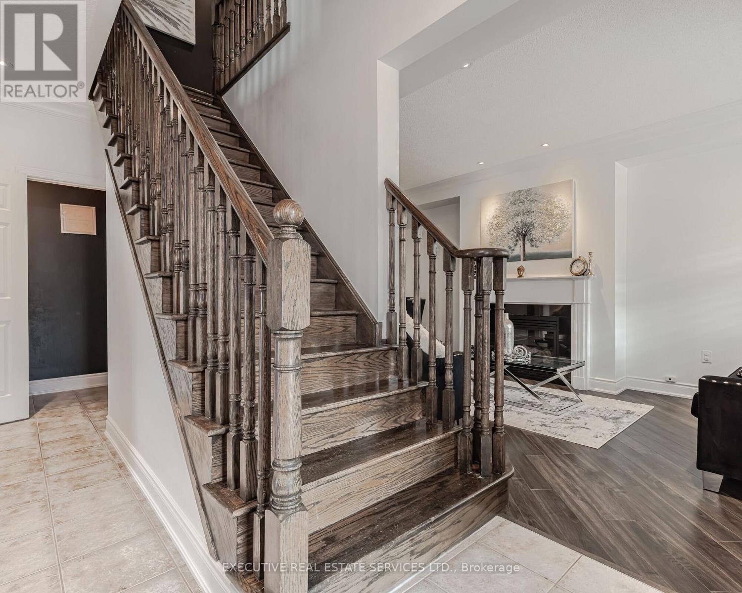 2 Nectarlane Avenue, Caledon, Ontario  L7C 3M8 - Photo 9 - W12926402