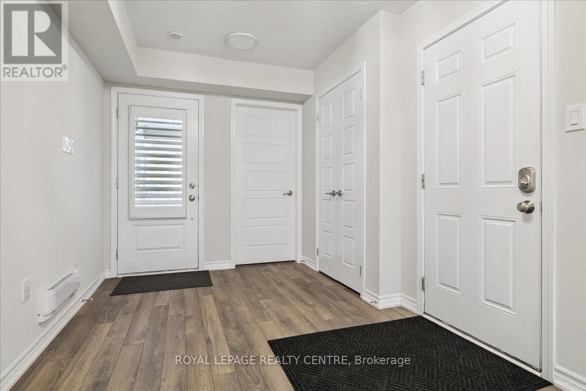 3087 Mistletoe Gardens, Oakville, Ontario  L6M 0Y7 - Photo 6 - W12926418