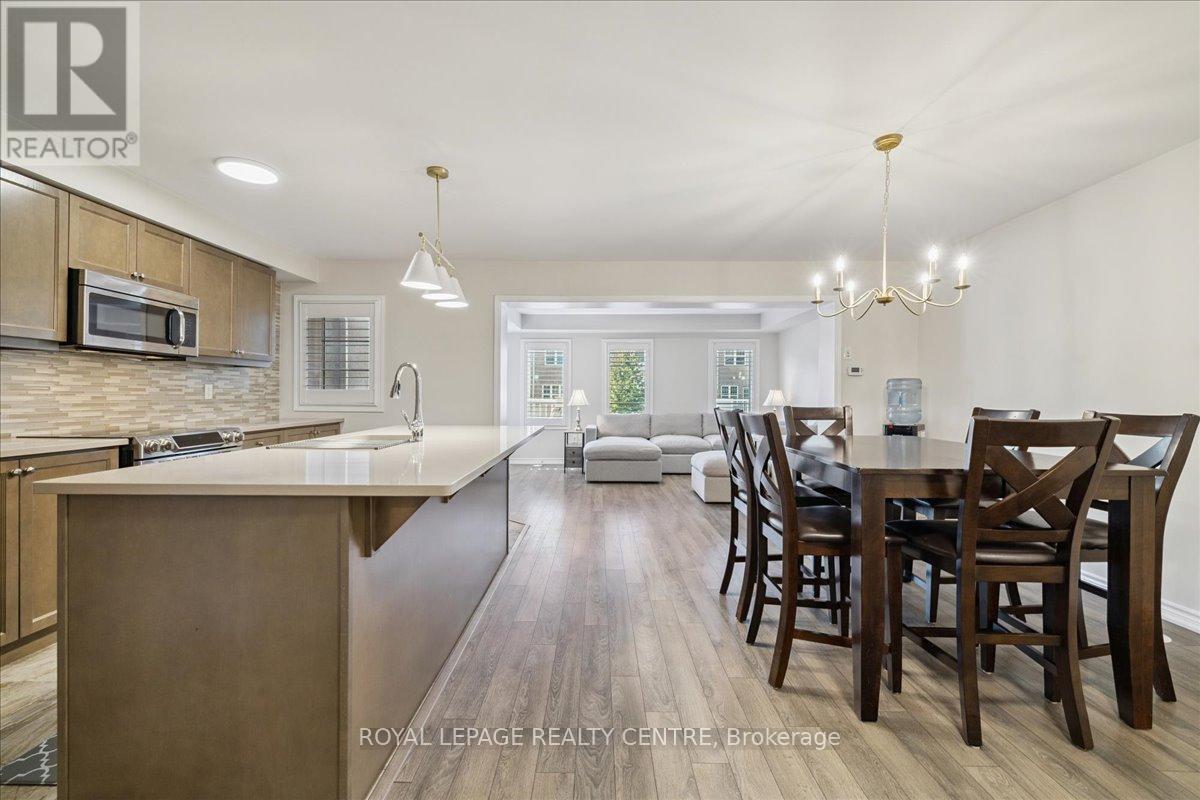 3087 Mistletoe Gardens, Oakville, Ontario  L6M 0Y7 - Photo 9 - W12926418