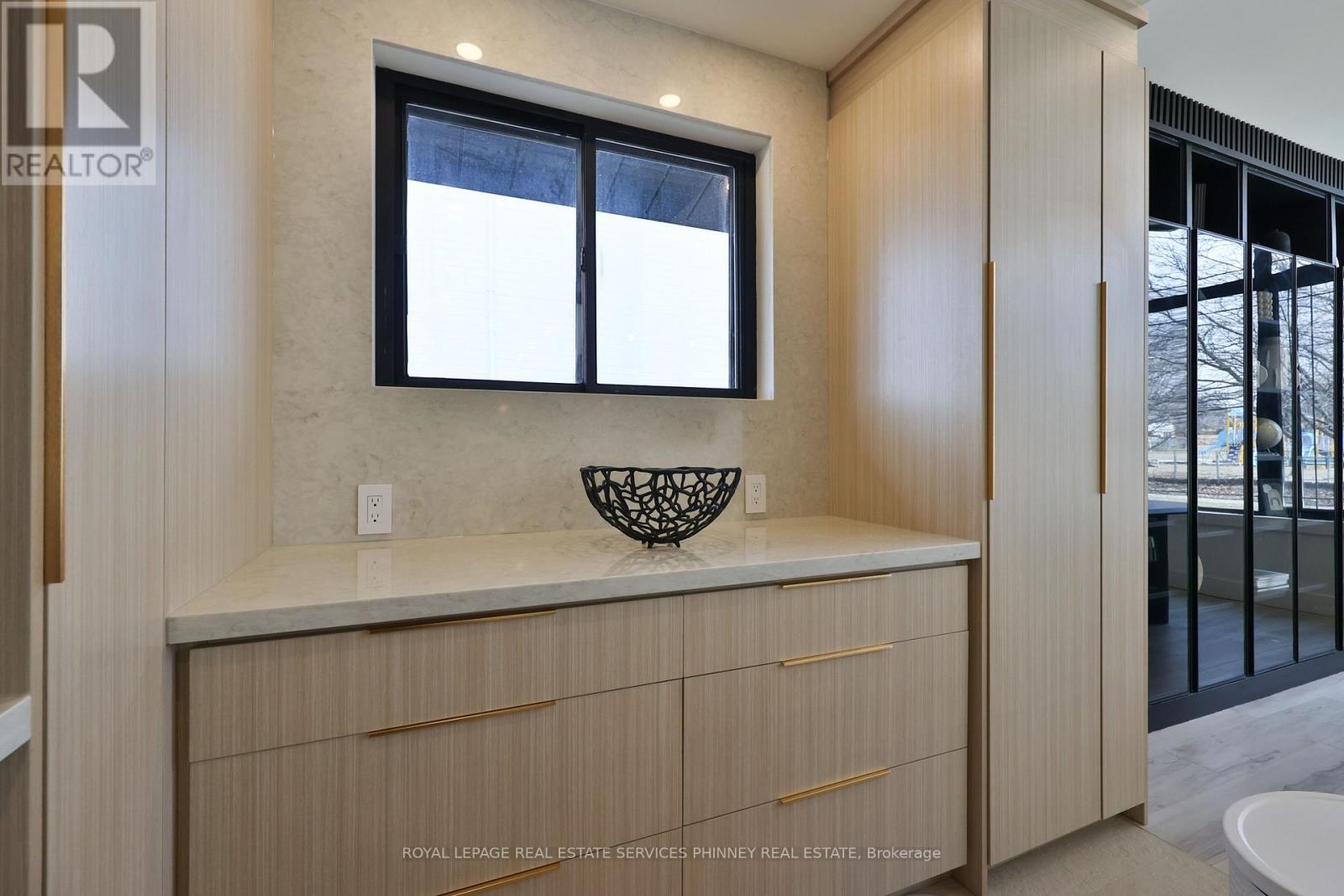 75 Rangoon Road, Toronto, Ontario  M9C 4N8 - Photo 12 - W12926426