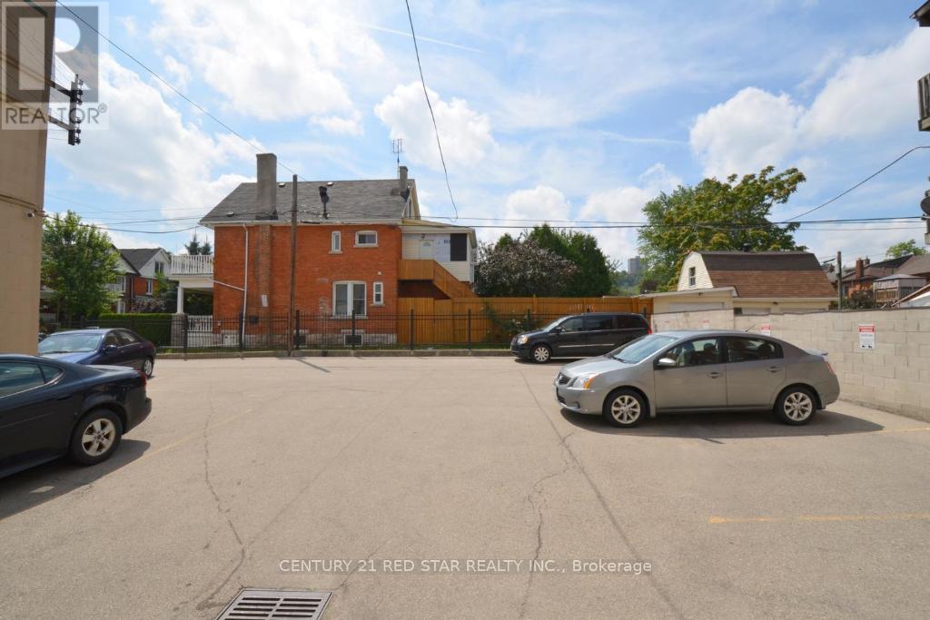 2 - 630 Main Street E, Hamilton, Ontario  L8M 1J7 - Photo 10 - X12926232