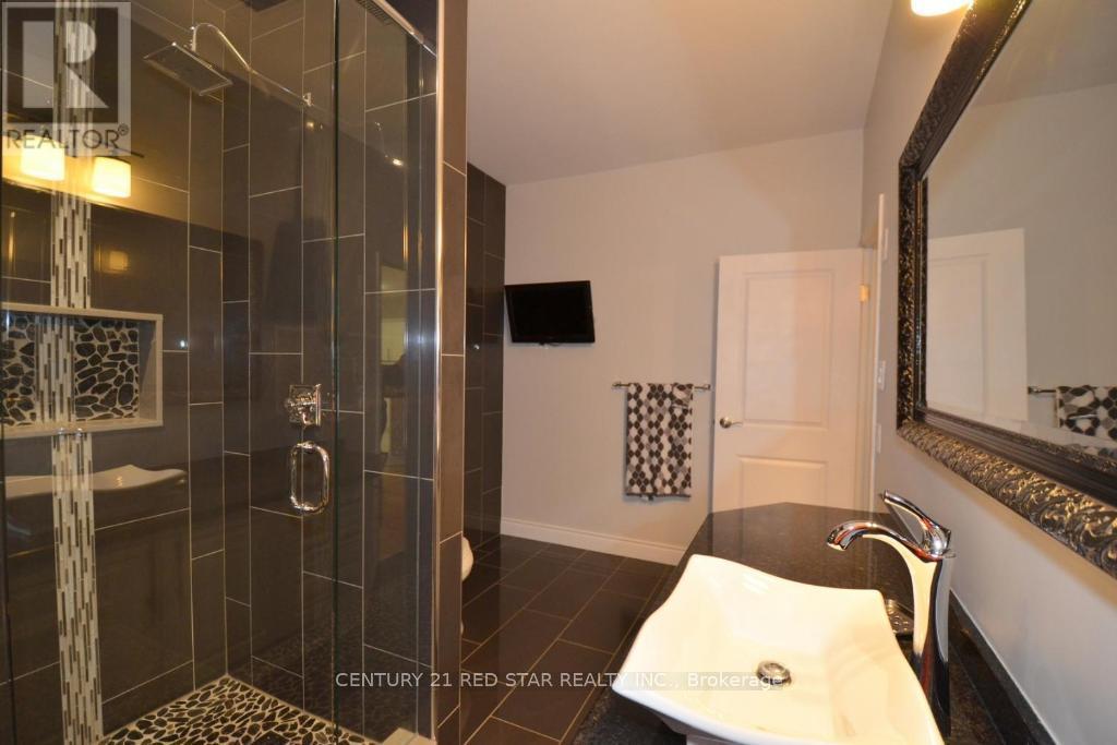 2 - 630 Main Street E, Hamilton, Ontario  L8M 1J7 - Photo 8 - X12926232