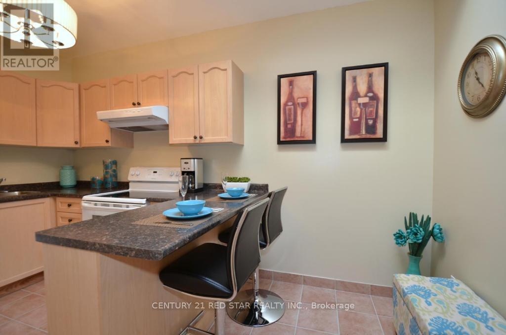 4 - 630 Main Street E, Hamilton, Ontario  L8M 1J7 - Photo 6 - X12926244