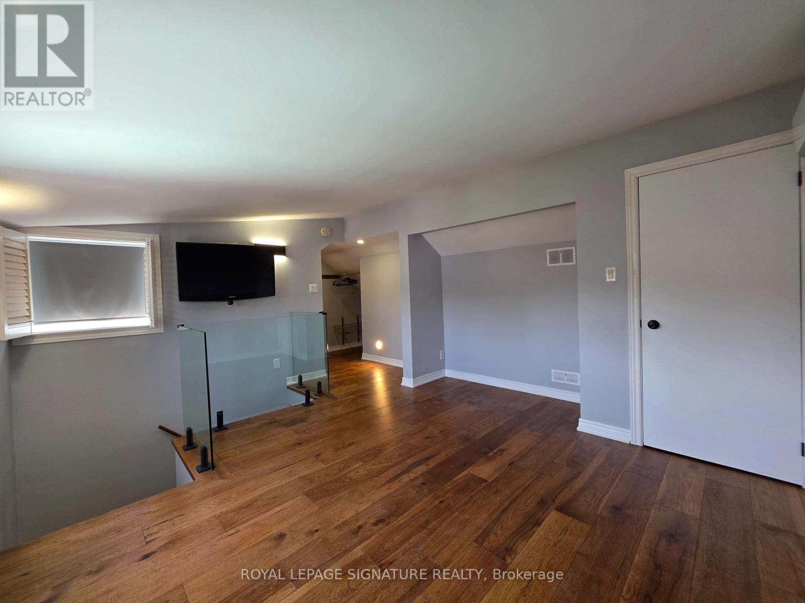 Upper Level - 100 Corman Avenue, Hamilton, Ontario L8G 3W2 - Photo 13 - X12926376