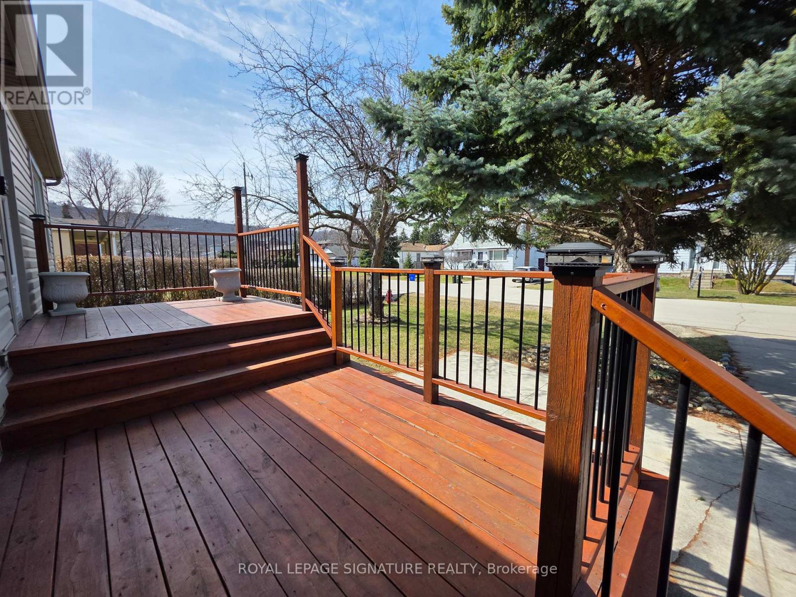 Upper Level - 100 Corman Avenue, Hamilton, Ontario L8G 3W2 - Photo 19 - X12926376