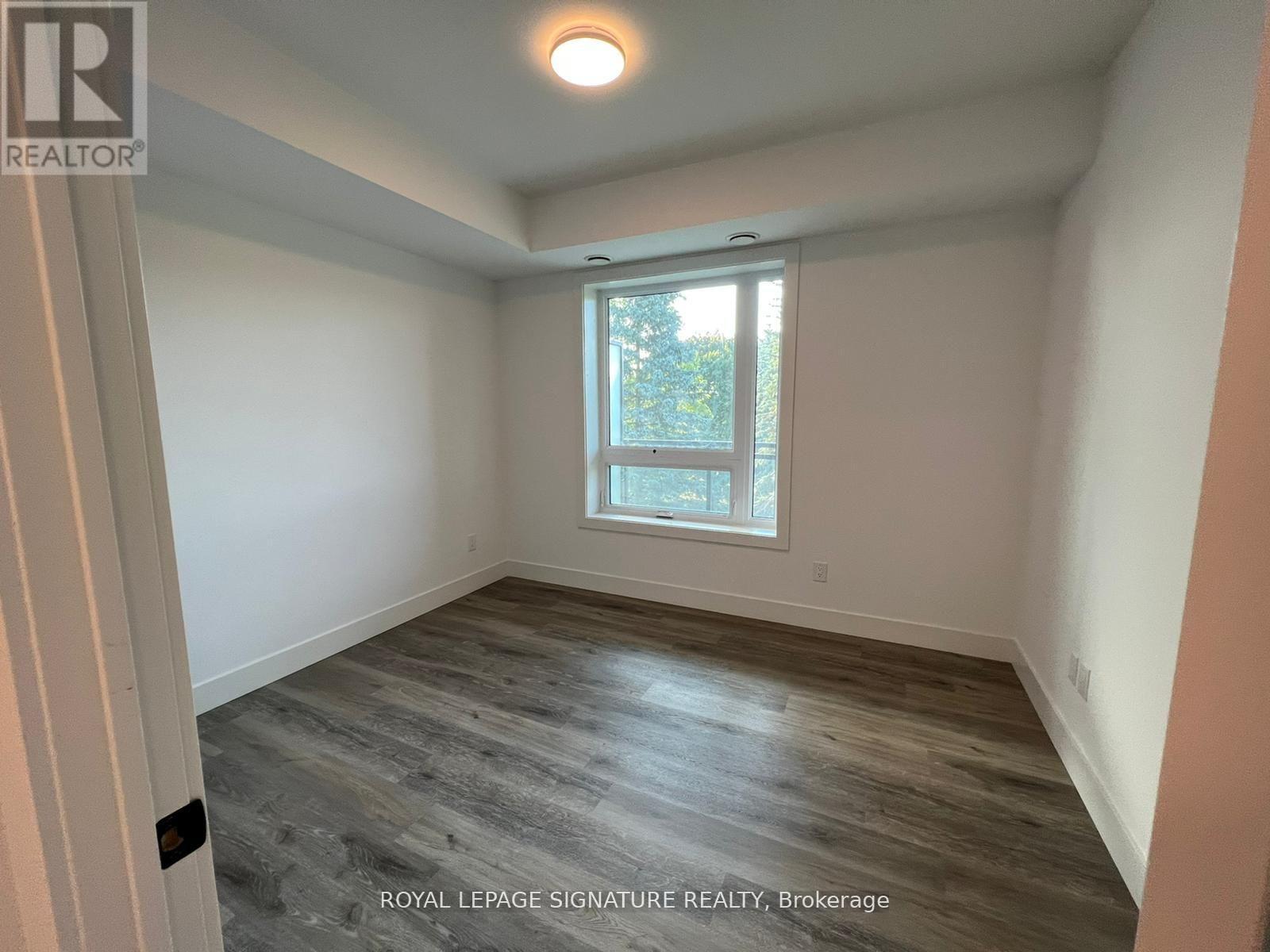 301 - 26 Lowes Road W, Guelph (Clairfields/hanlon Business Park), Ontario  N1G 4X2 - Photo 9 - X12926404