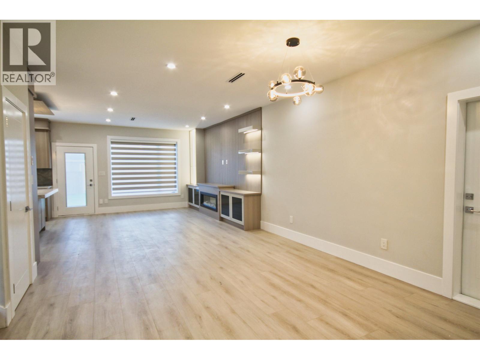 11891 Dunavon Place, Richmond, British Columbia  V7E 3M9 - Photo 2 - R3103181