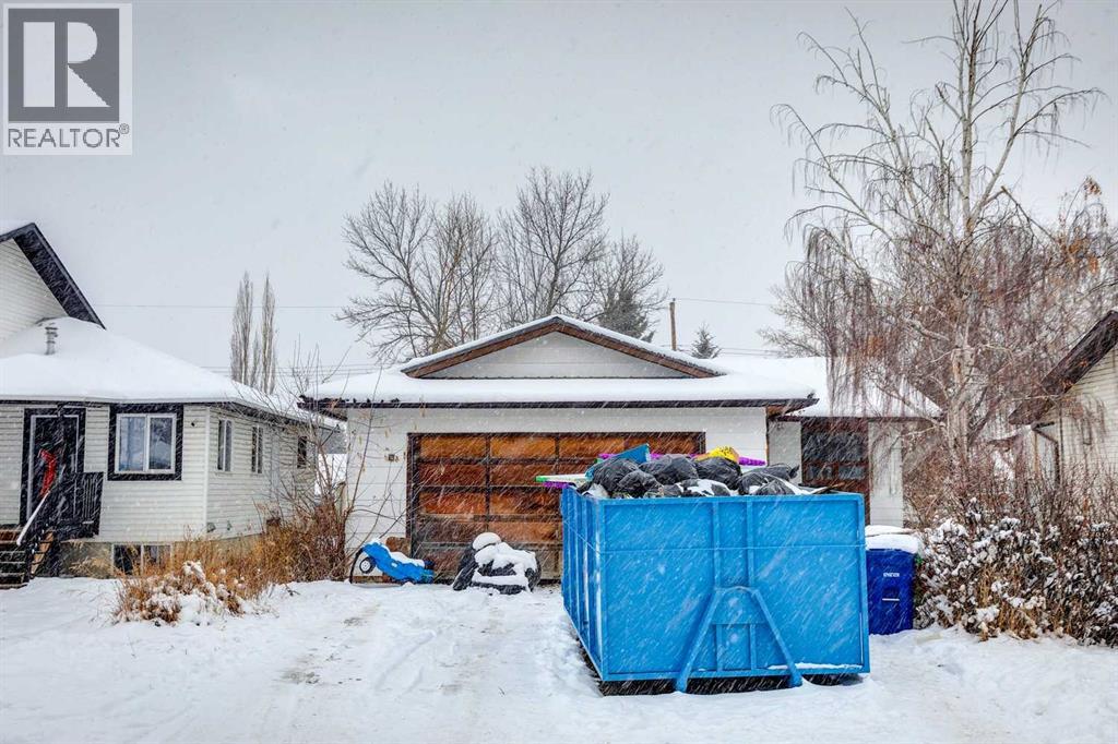 525 1 Street Se, Diamond Valley, Alberta  T0L 0H0 - Photo 2 - A2286666