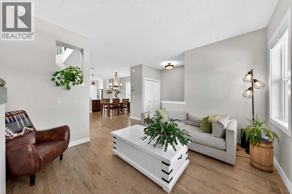 216 Hillcrest Road Sw, Airdrie, Alberta  T4B 4J8 - Photo 9 - A2295692