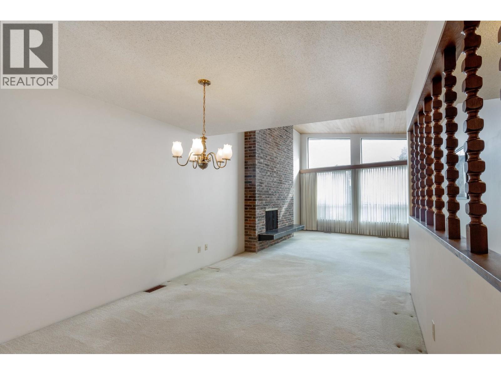 5825 Clinton Street, Burnaby, British Columbia  V5J 2M4 - Photo 8 - R3101120