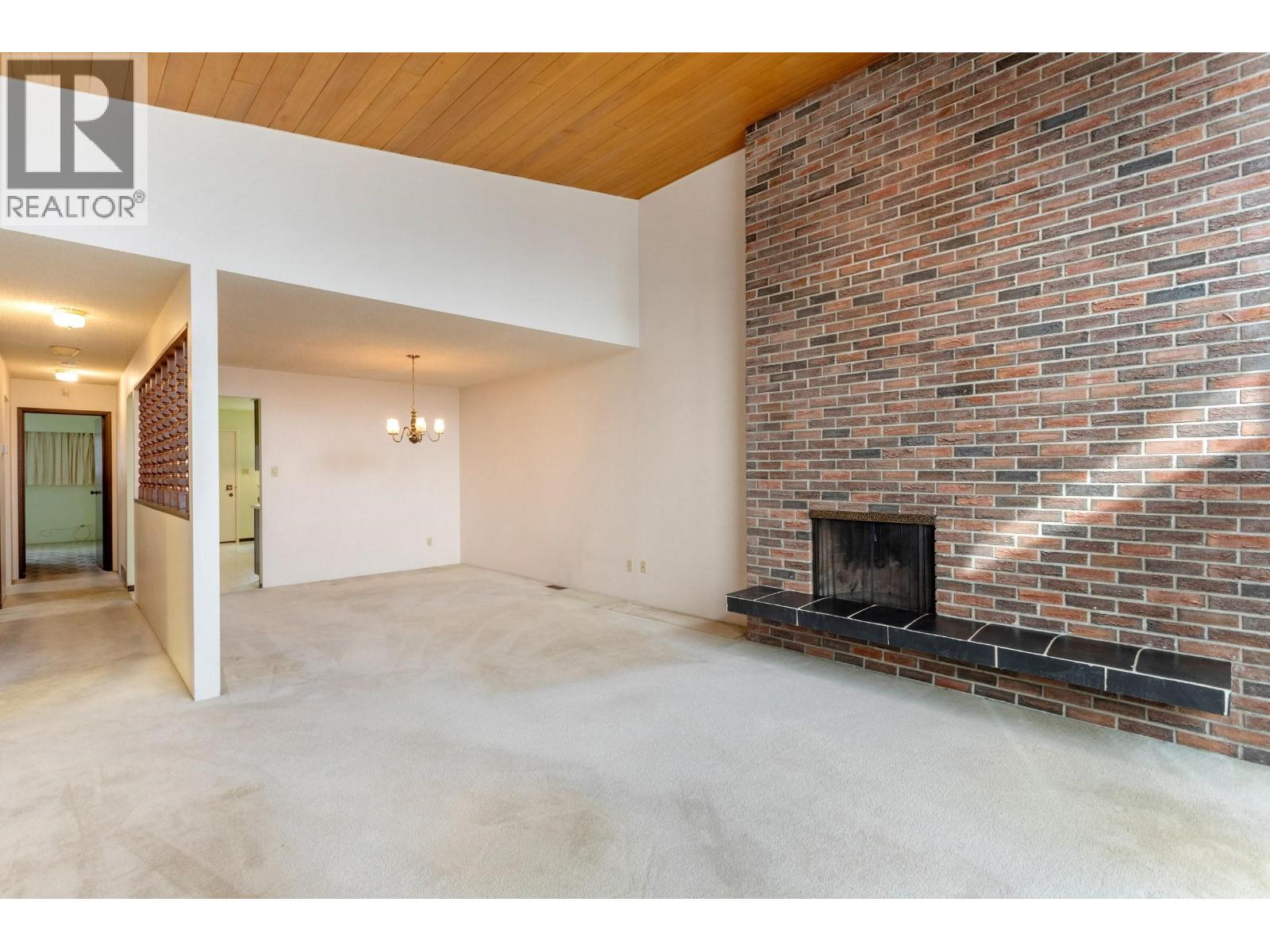 5825 Clinton Street, Burnaby, British Columbia  V5J 2M4 - Photo 4 - R3101120