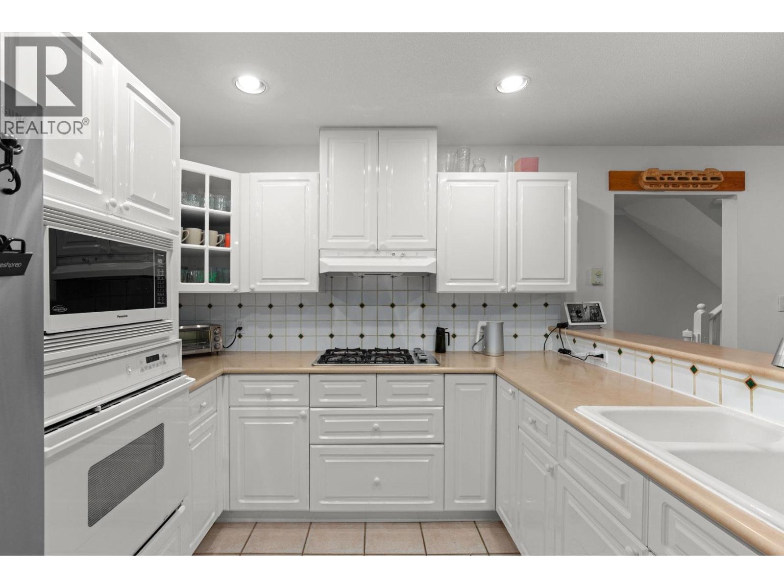 1188 Strathaven Drive, North Vancouver, British Columbia  V7H 2Z6 - Photo 6 - R3102319