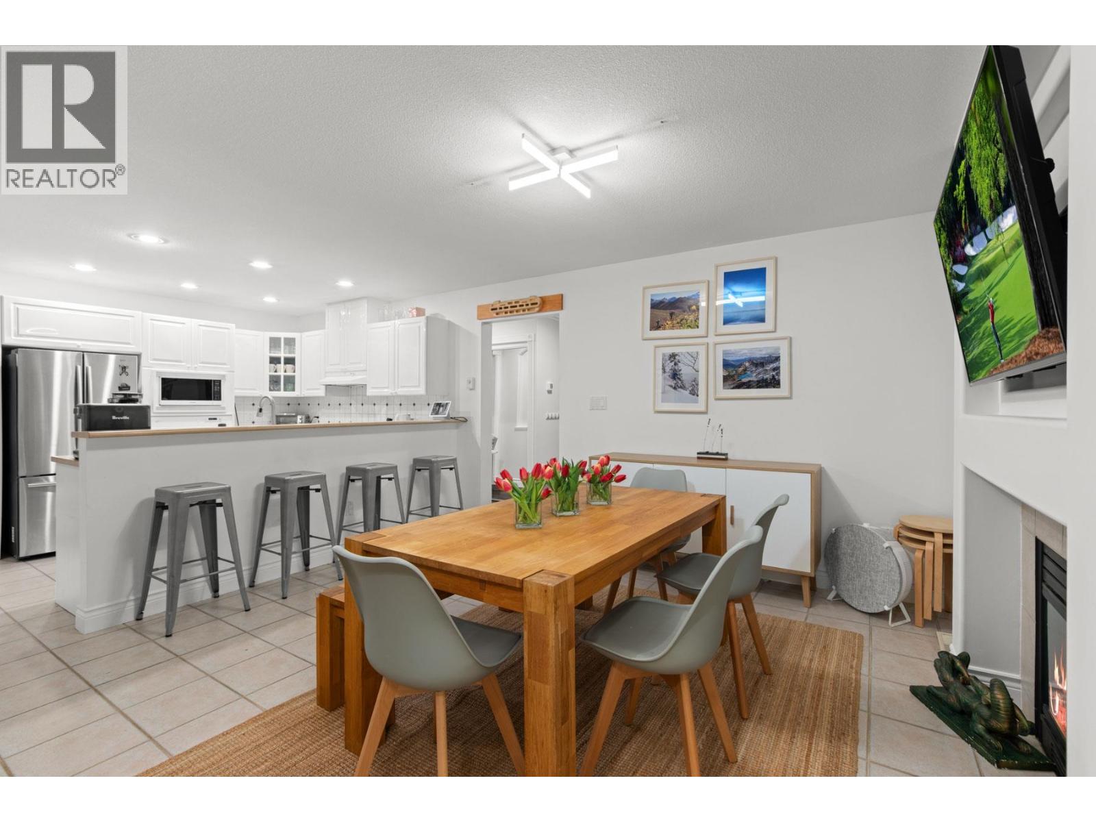 1188 Strathaven Drive, North Vancouver, British Columbia  V7H 2Z6 - Photo 8 - R3102319