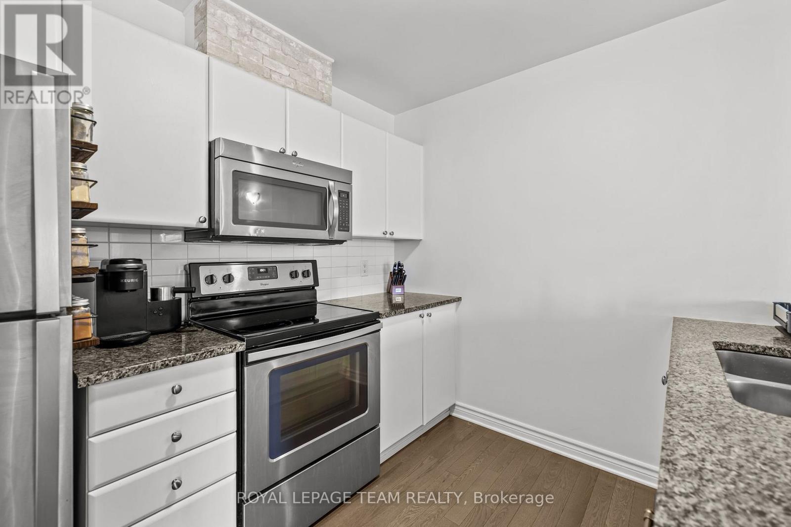 54 - 366 Wood Acres Grove, Ottawa, Ontario  K1T 0M7 - Photo 11 - X12926506