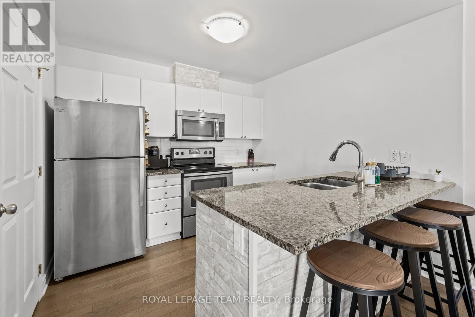 54 - 366 Wood Acres Grove, Ottawa, Ontario  K1T 0M7 - Photo 12 - X12926506