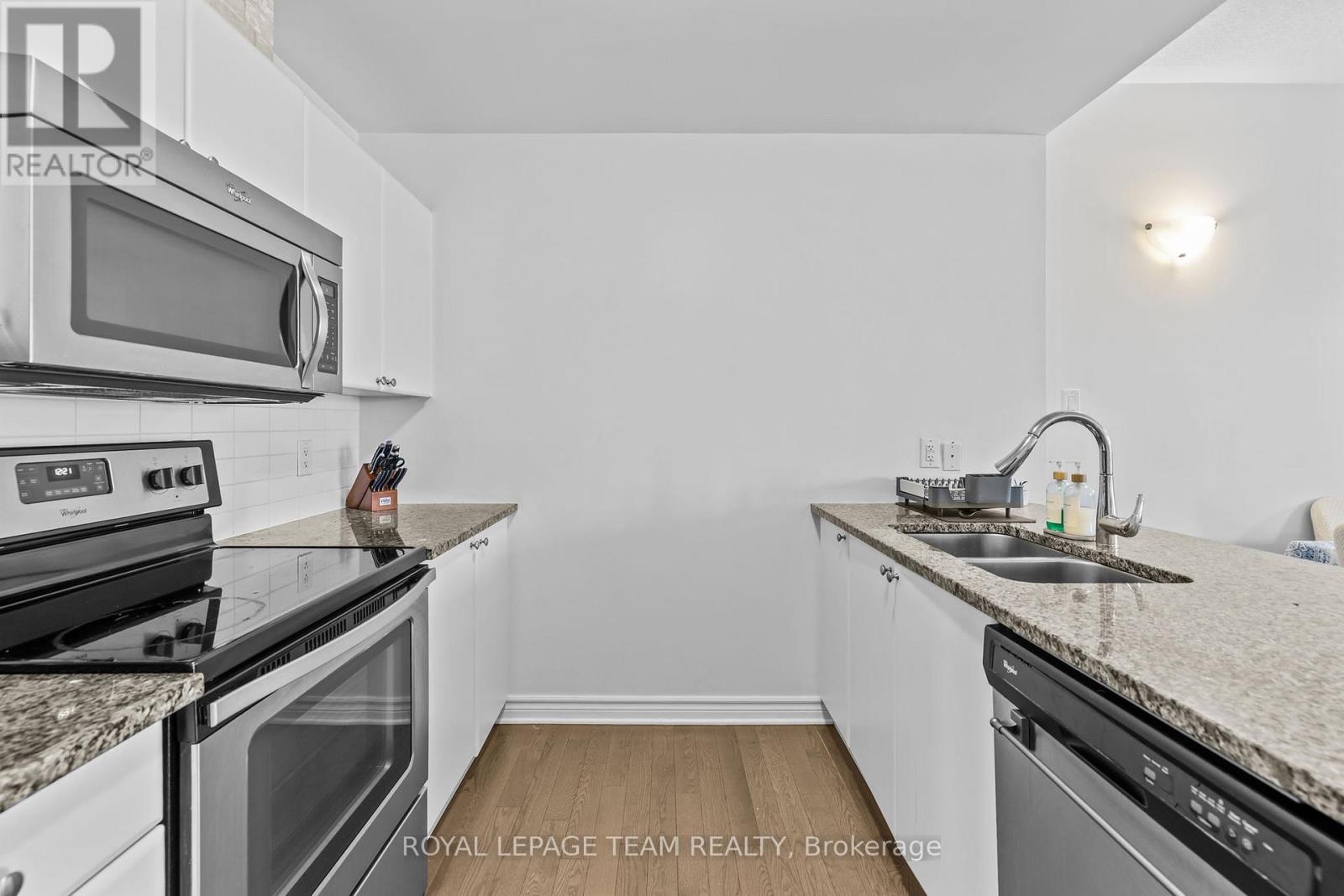 54 - 366 Wood Acres Grove, Ottawa, Ontario  K1T 0M7 - Photo 13 - X12926506