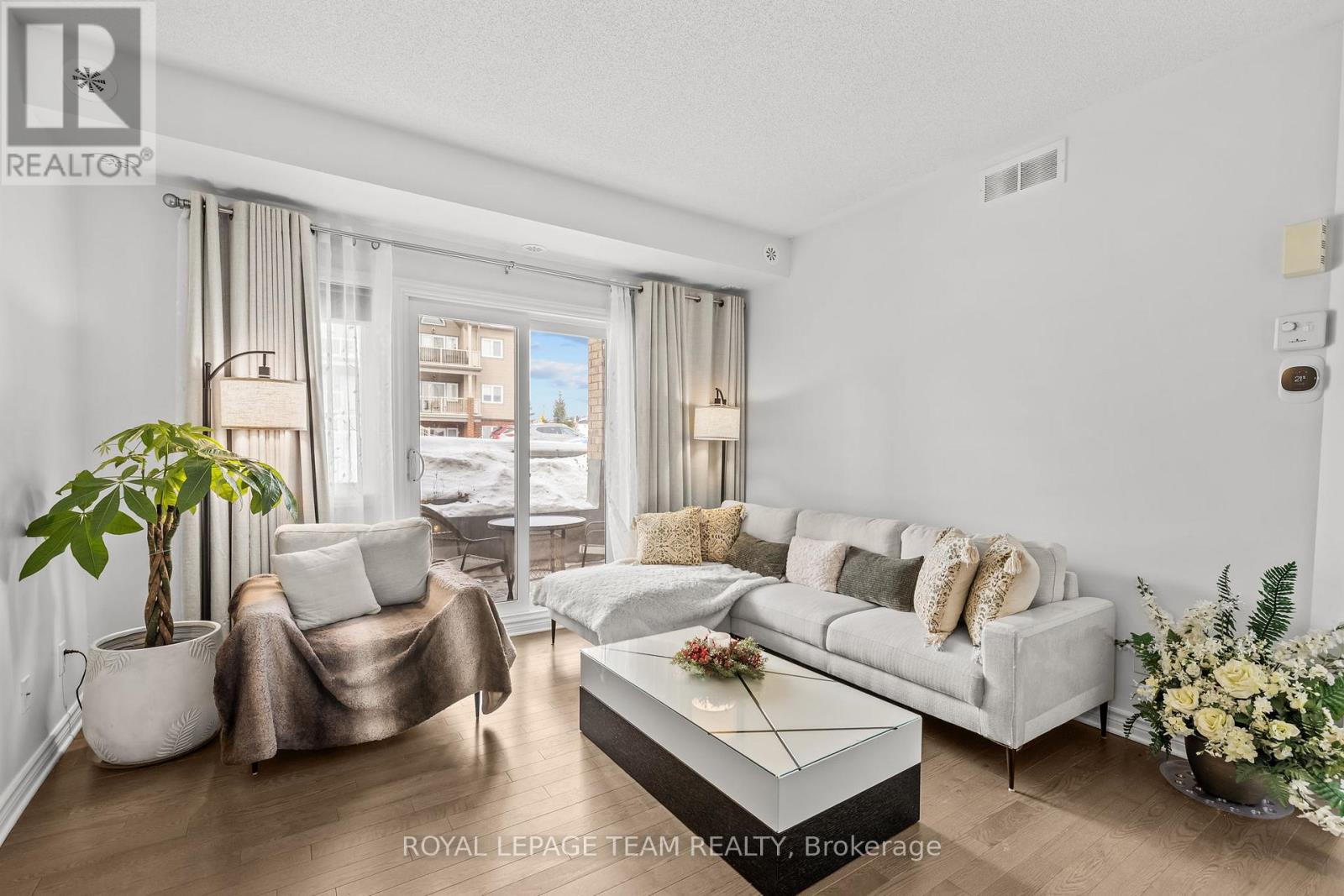 54 - 366 Wood Acres Grove, Ottawa, Ontario  K1T 0M7 - Photo 4 - X12926506