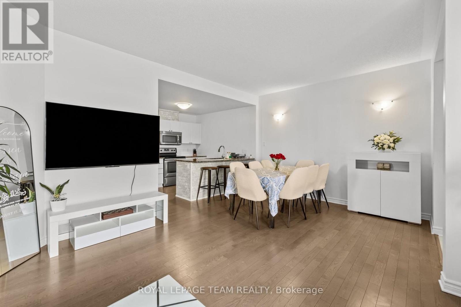 54 - 366 Wood Acres Grove, Ottawa, Ontario  K1T 0M7 - Photo 6 - X12926506