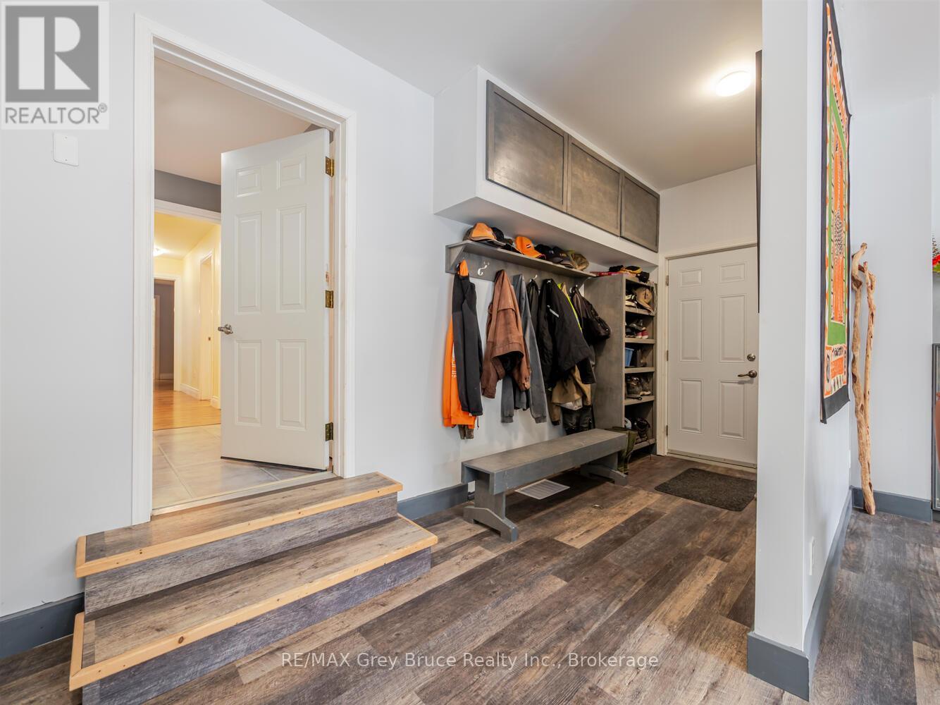 612 York Avenue, South Bruce Peninsula, Ontario  N0H 2G0 - Photo 20 - X12926512