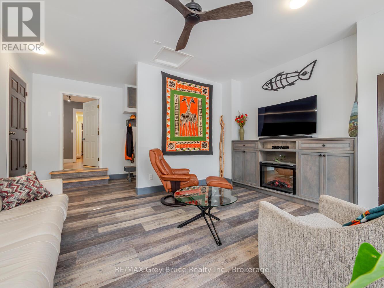 612 York Avenue, South Bruce Peninsula, Ontario  N0H 2G0 - Photo 22 - X12926512