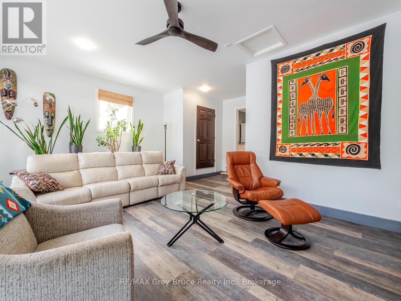 612 York Avenue, South Bruce Peninsula, Ontario  N0H 2G0 - Photo 23 - X12926512