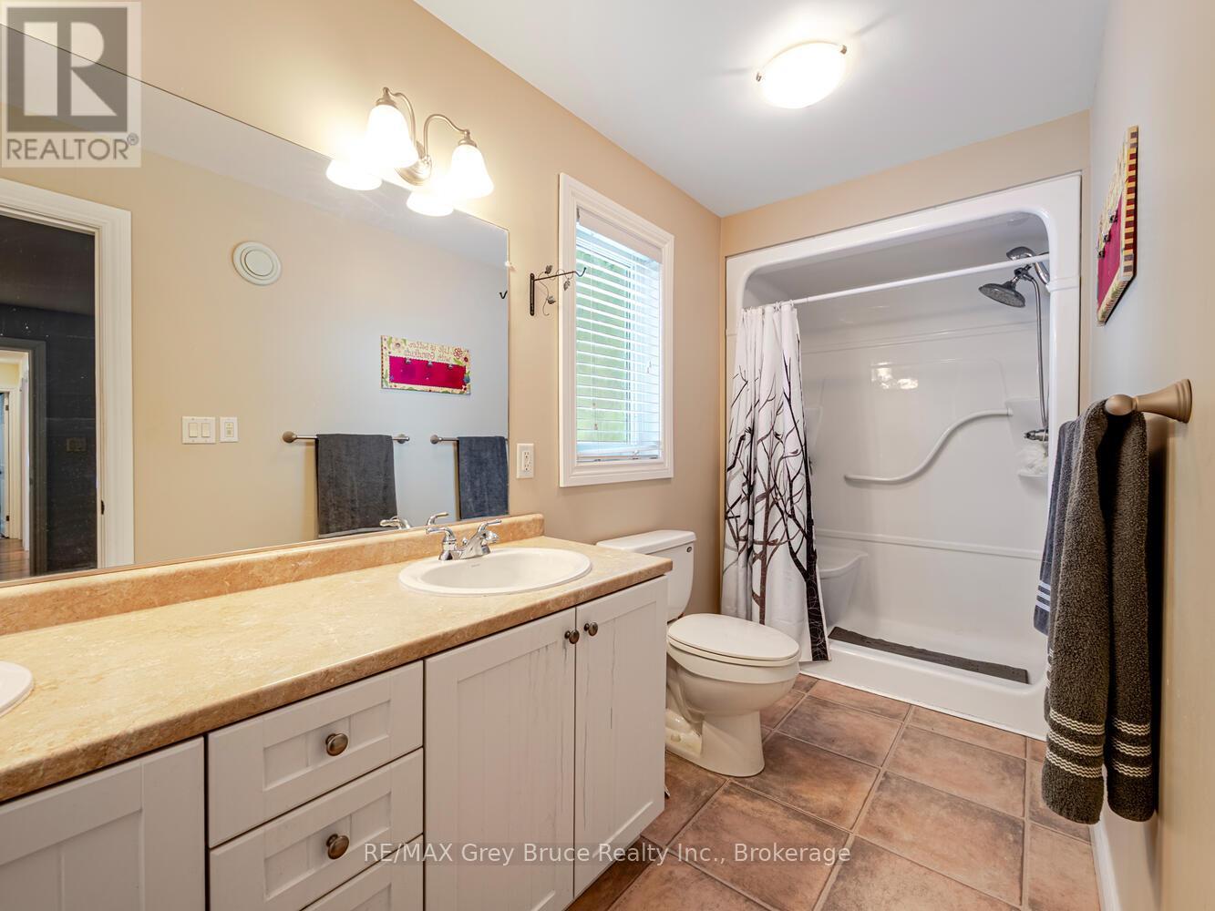 612 York Avenue, South Bruce Peninsula, Ontario  N0H 2G0 - Photo 29 - X12926512