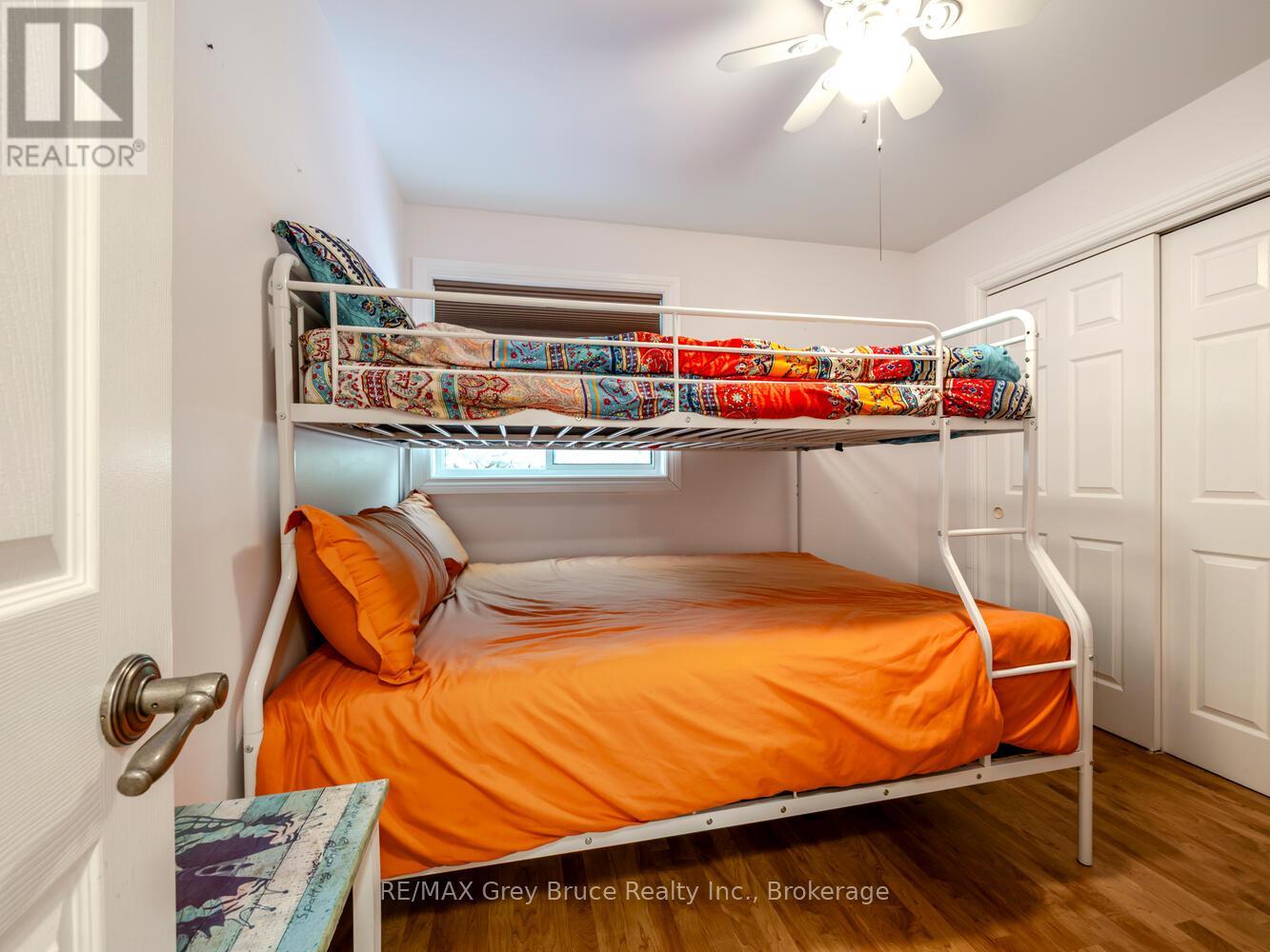 612 York Avenue, South Bruce Peninsula, Ontario  N0H 2G0 - Photo 32 - X12926512