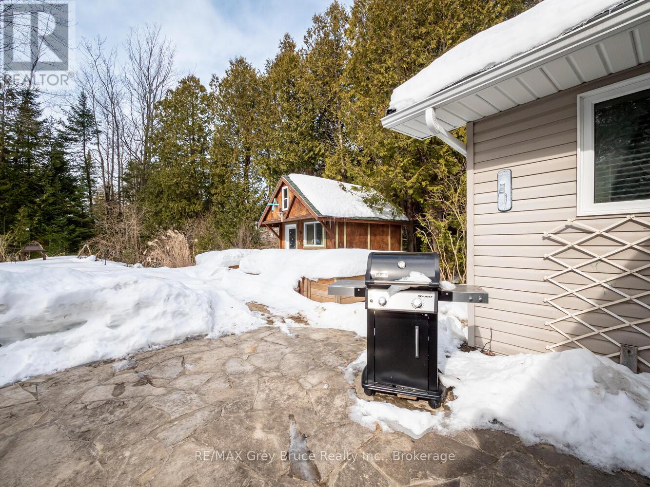 612 York Avenue, South Bruce Peninsula, Ontario  N0H 2G0 - Photo 41 - X12926512