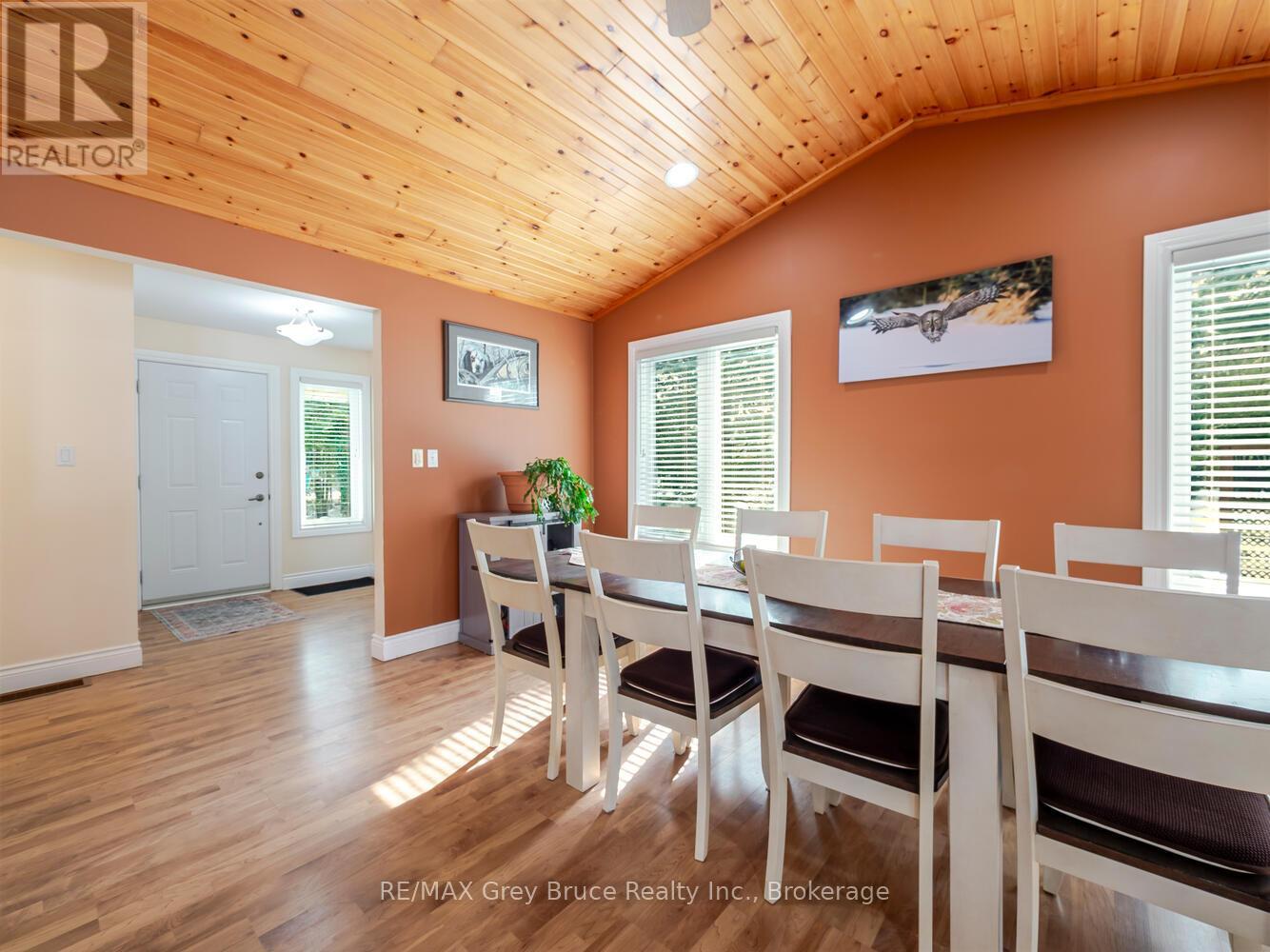 612 York Avenue, South Bruce Peninsula, Ontario  N0H 2G0 - Photo 8 - X12926512