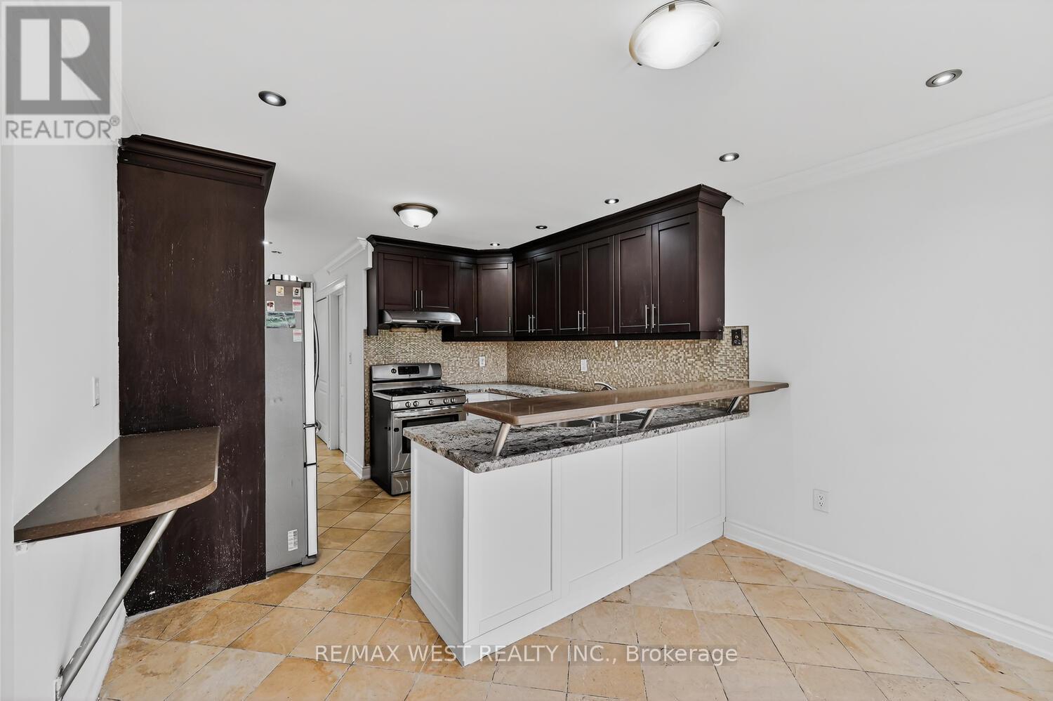 75 Forestgrove Circle, Brampton, Ontario  L6Z 4T3 - Photo 12 - W12926246