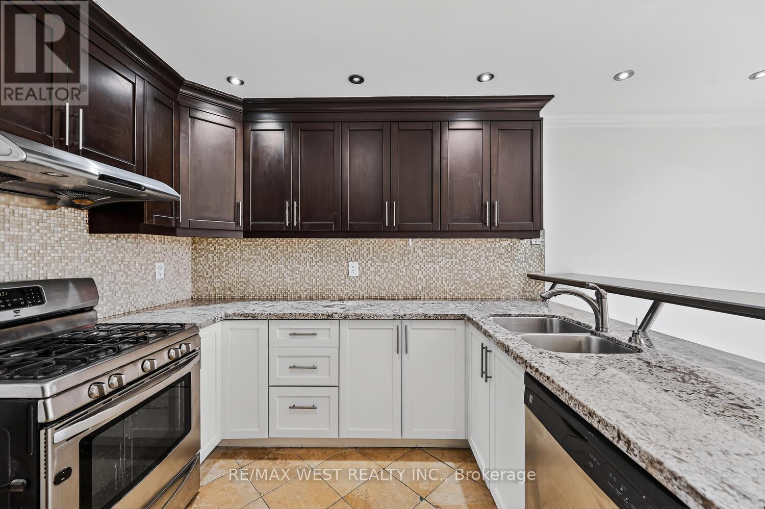 75 Forestgrove Circle, Brampton, Ontario  L6Z 4T3 - Photo 15 - W12926246