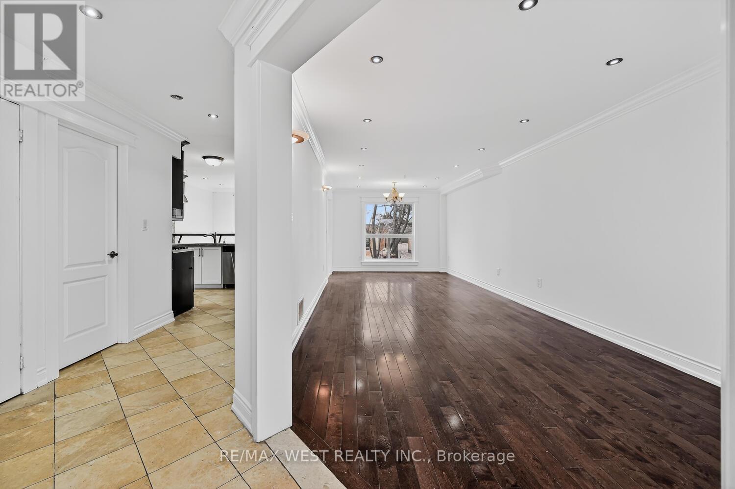 75 Forestgrove Circle, Brampton, Ontario  L6Z 4T3 - Photo 8 - W12926246