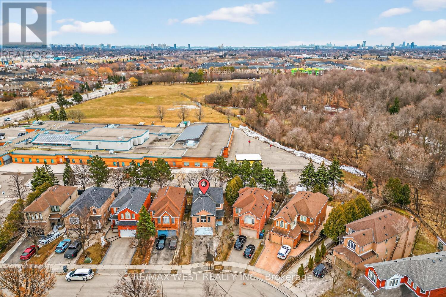 75 Forestgrove Circle, Brampton, Ontario  L6Z 4T3 - Photo 5 - W12926246