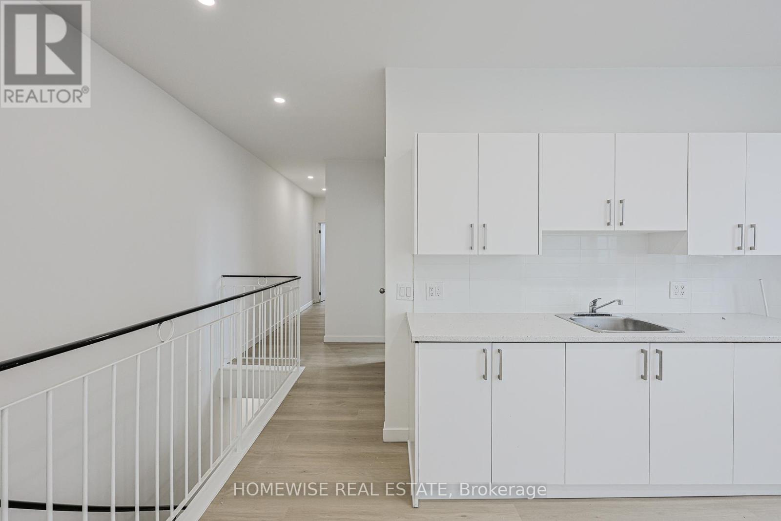 3rd Floor - 326 College Street, Toronto (University), Ontario  M5T 1S3 - Photo 13 - C12926490