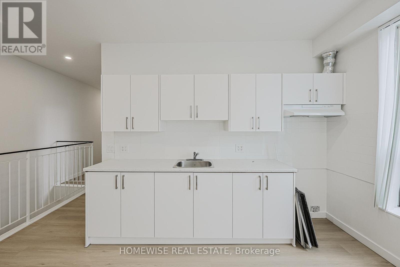 3rd Floor - 326 College Street, Toronto (University), Ontario  M5T 1S3 - Photo 8 - C12926490