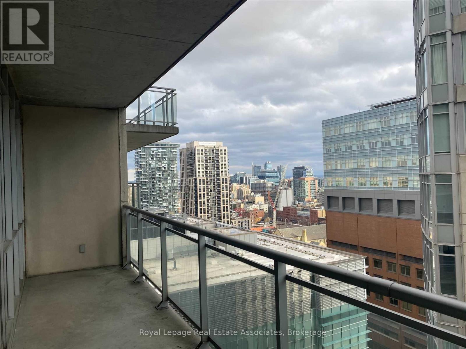 1904 - 220 Victoria Street, Toronto (Church-Yonge Corridor), Ontario  M5B 2R6 - Photo 13 - C12926524